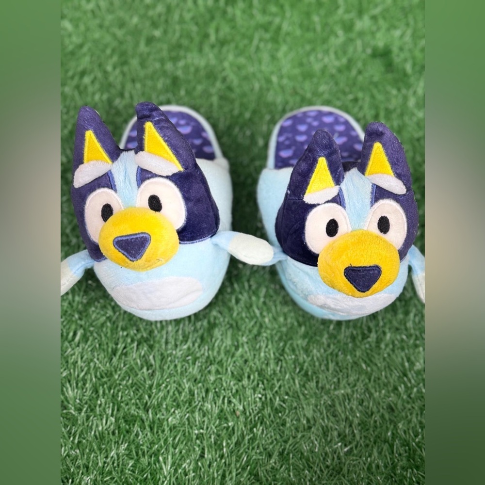 Bluey Kids Plush Slippers - Blue and Yellow Size 7/8